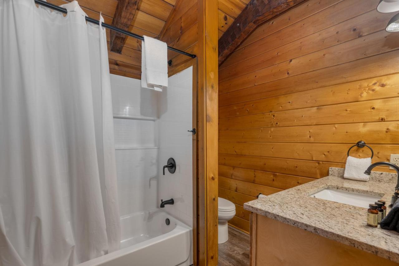 The Dudley Cabins By Avantstay Sevierville Exterior photo