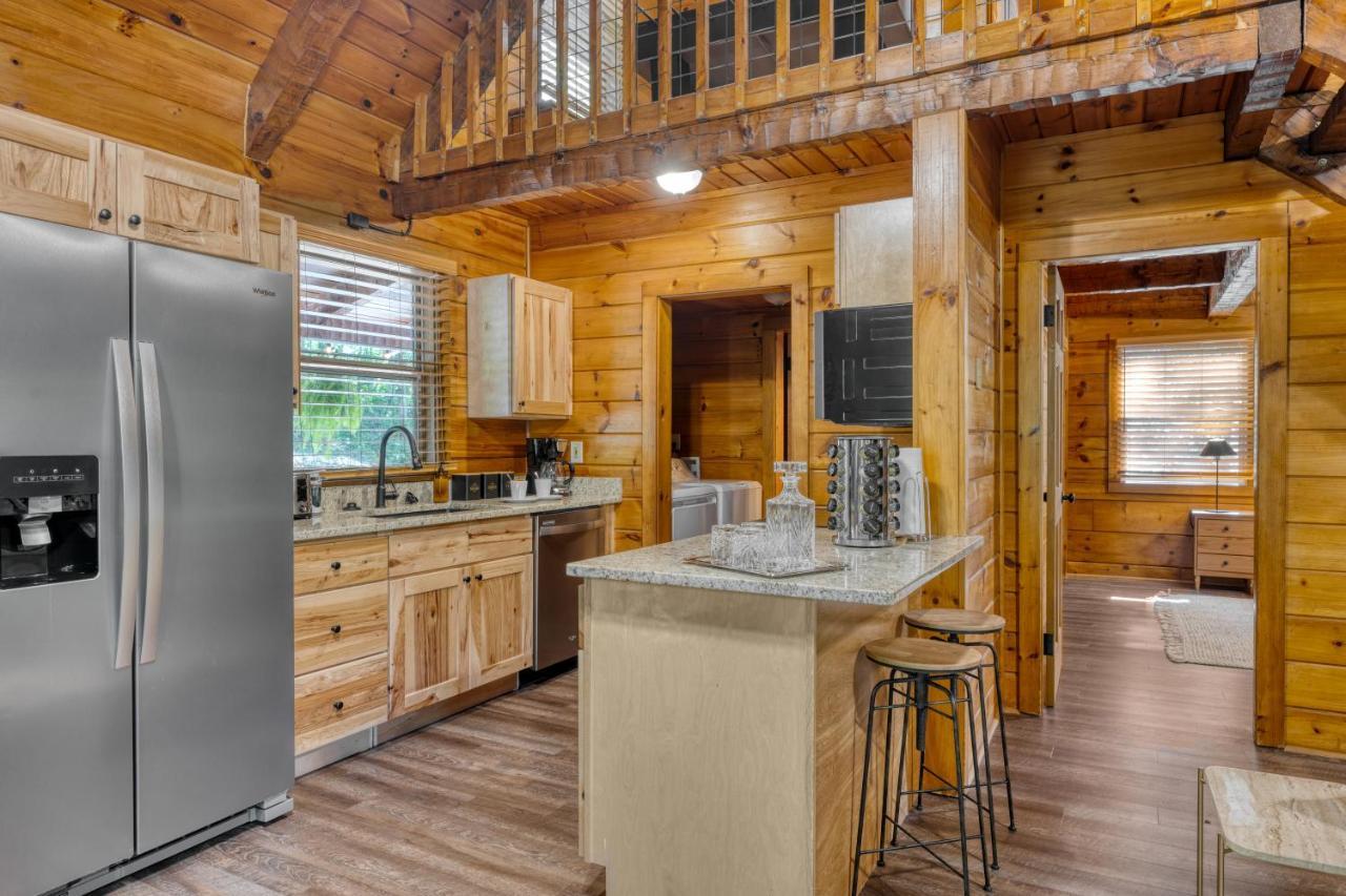The Dudley Cabins By Avantstay Sevierville Exterior photo