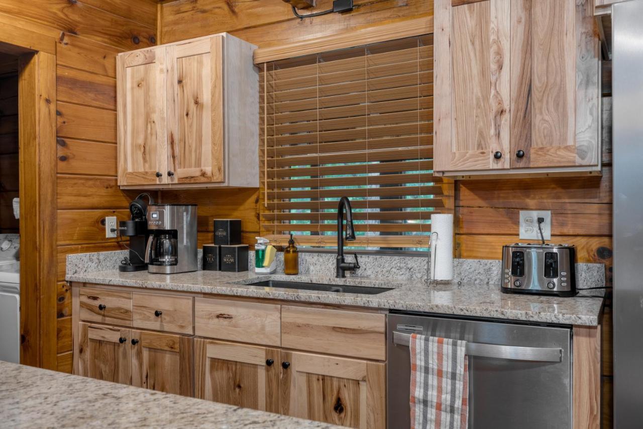 The Dudley Cabins By Avantstay Sevierville Exterior photo