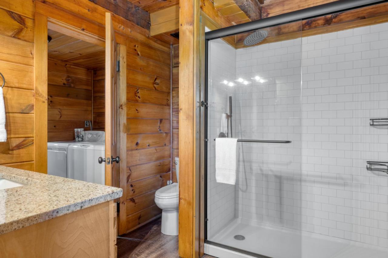 The Dudley Cabins By Avantstay Sevierville Exterior photo