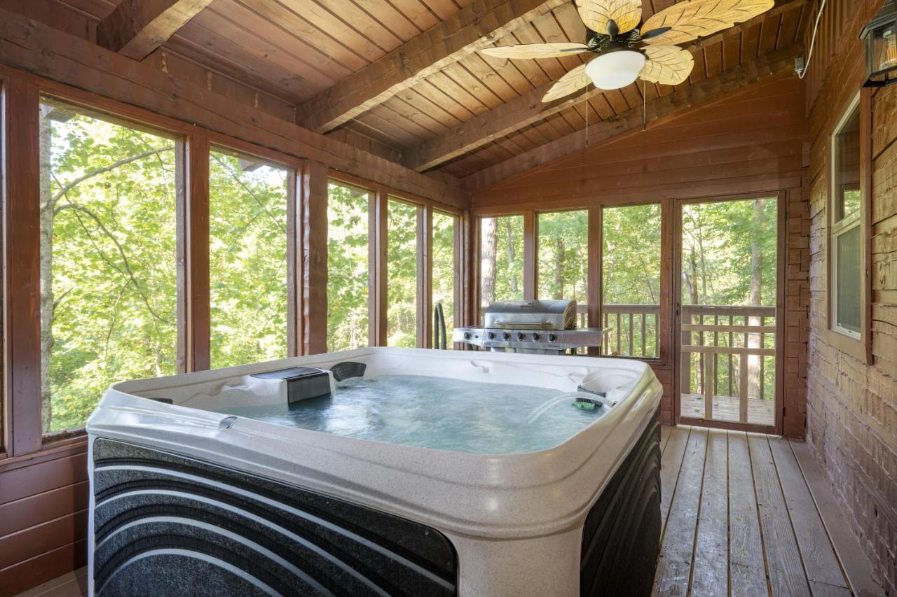 The Dudley Cabins By Avantstay Sevierville Exterior photo