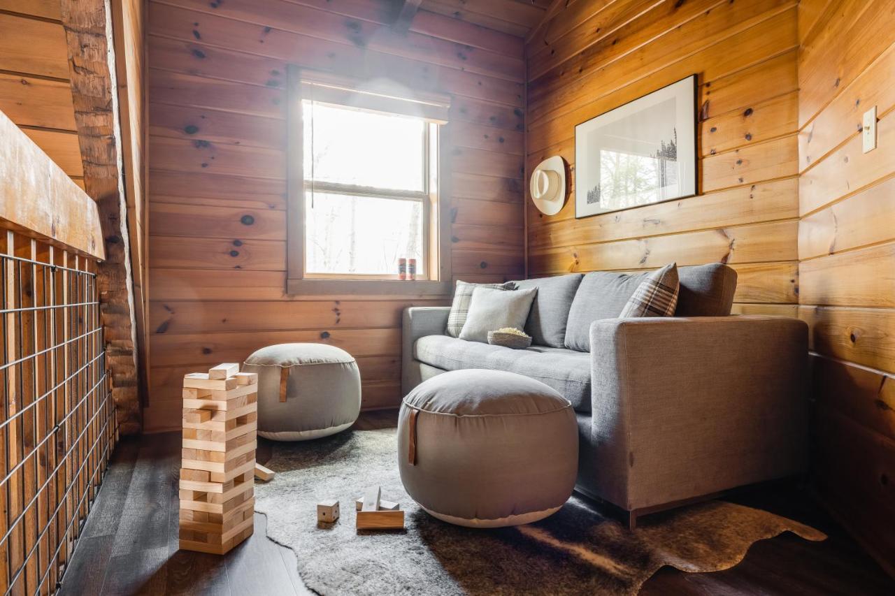 The Dudley Cabins By Avantstay Sevierville Exterior photo